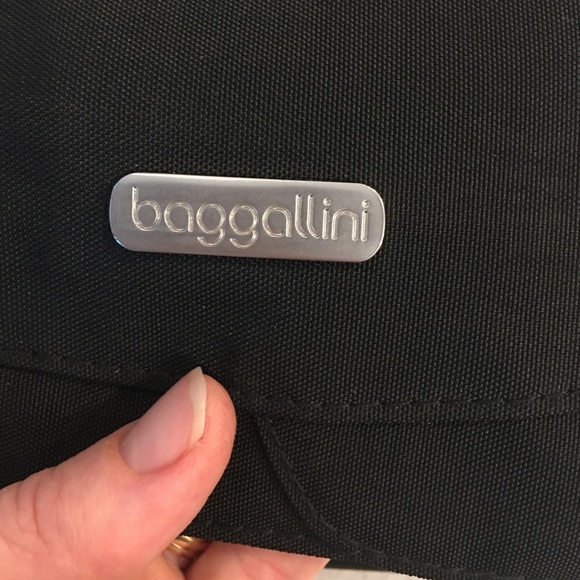 Baggallini black shoulder purse - EUC - Picture 12 of 12